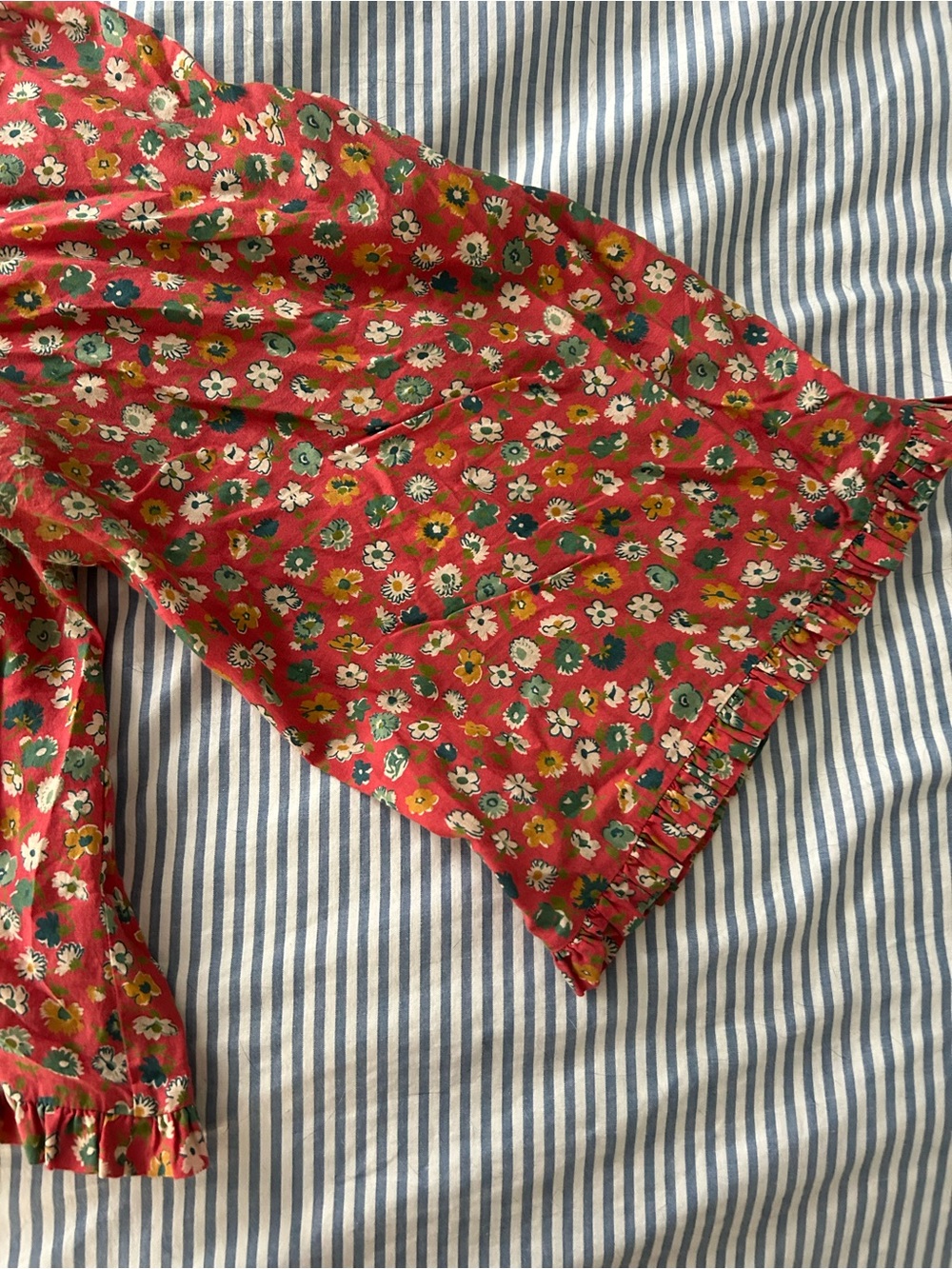Doen Red Floral Ruffle Crop Top - Picture 3 of 4